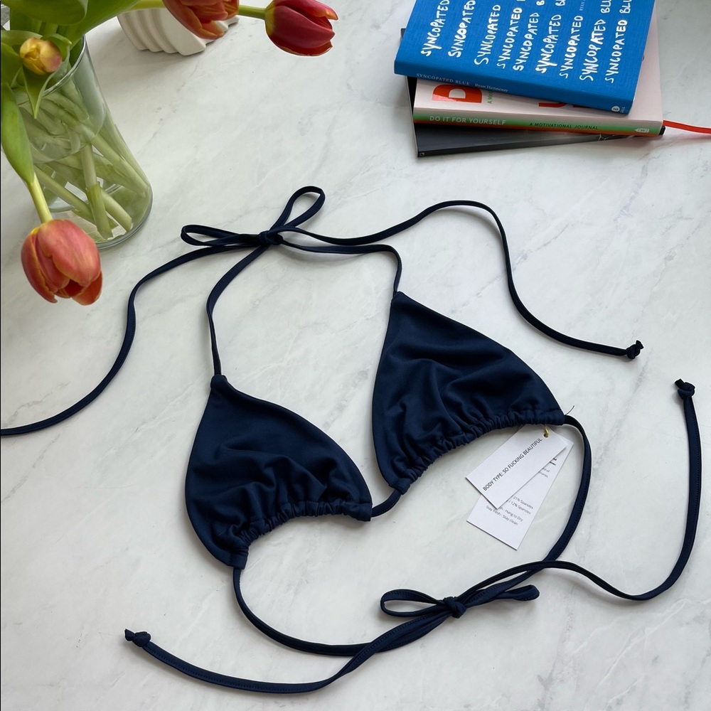 Londre triangle top - NAVY size Large